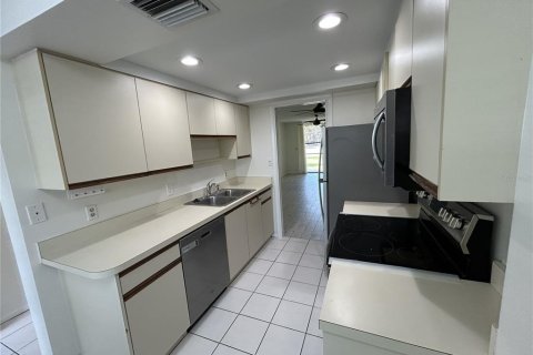 Condo in South Pasadena, Florida, 2 bedrooms  № 2321274 - photo 8