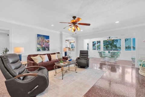 Villa ou maison à vendre à Redington Beach, Floride: 4 chambres, 274.34 m2 № 2199486 - photo 9