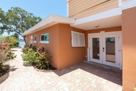 Villa ou maison à vendre à Redington Beach, Floride: 4 chambres, 274.34 m2 № 2199486 - photo 5