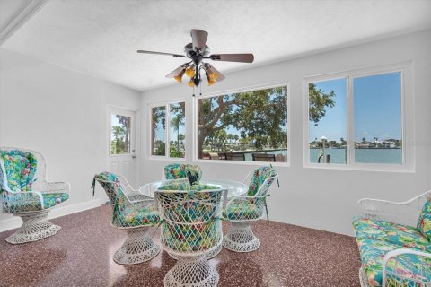 Villa ou maison à vendre à Redington Beach, Floride: 4 chambres, 274.34 m2 № 2199486 - photo 17