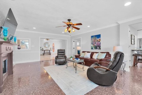 Villa ou maison à vendre à Redington Beach, Floride: 4 chambres, 274.34 m2 № 2199486 - photo 8