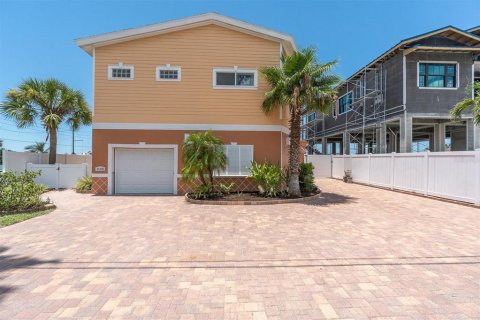 Villa ou maison à vendre à Redington Beach, Floride: 4 chambres, 274.34 m2 № 2199486 - photo 3