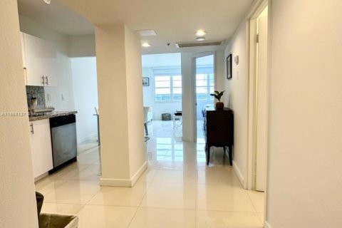 Снять в аренду кондоминиум в Майами-Бич, Флорида 1 спальня, 49.24м2, № 1882264 - фото 8