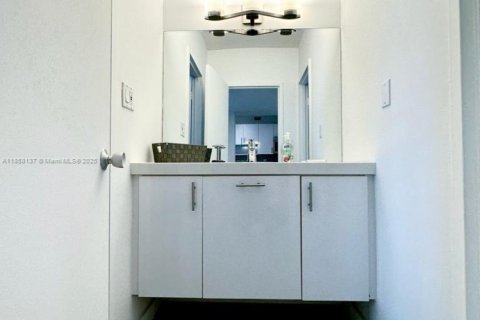 Снять в аренду кондоминиум в Майами-Бич, Флорида 1 спальня, 49.24м2, № 1882264 - фото 11