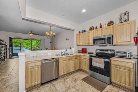 Touwnhouse à vendre à Tampa, Floride: 3 chambres, 150.97 m2 № 2221416 - photo 11