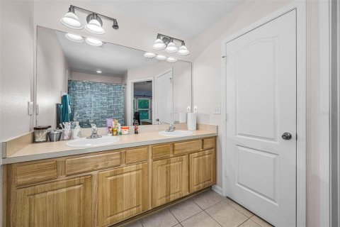 Touwnhouse à vendre à Tampa, Floride: 3 chambres, 150.97 m2 № 2221416 - photo 15