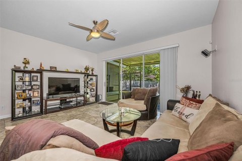 Touwnhouse à vendre à Tampa, Floride: 3 chambres, 150.97 m2 № 2221416 - photo 7