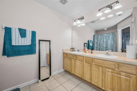 Touwnhouse à vendre à Tampa, Floride: 3 chambres, 150.97 m2 № 2221416 - photo 16
