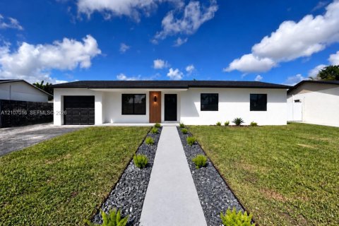 Casa en Miami, Florida 3 dormitorios, 113.53 m2 № 2417771