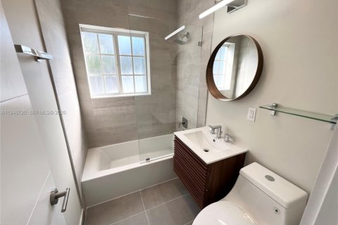 Casa en alquiler en Biscayne Park, Florida, 1 dormitorio № 2055552 - foto 26