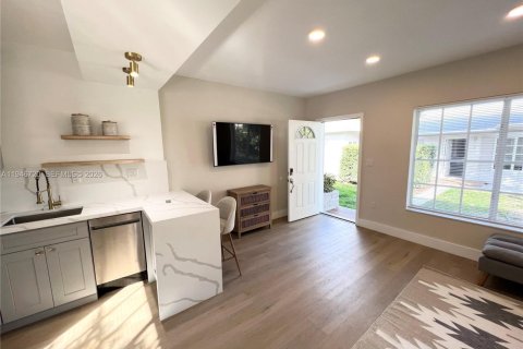 Casa en alquiler en Biscayne Park, Florida, 1 dormitorio № 2055552 - foto 16