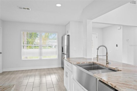 Villa ou maison à vendre à Deltona, Floride: 4 chambres, 163.79 m2 № 2427359 - photo 14
