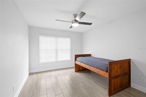 Villa ou maison à vendre à Deltona, Floride: 4 chambres, 163.79 m2 № 2427359 - photo 21