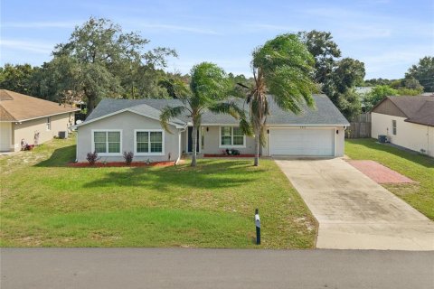 Villa ou maison à vendre à Deltona, Floride: 4 chambres, 163.79 m2 № 2427359 - photo 2