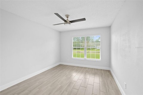 Villa ou maison à vendre à Deltona, Floride: 4 chambres, 163.79 m2 № 2427359 - photo 19