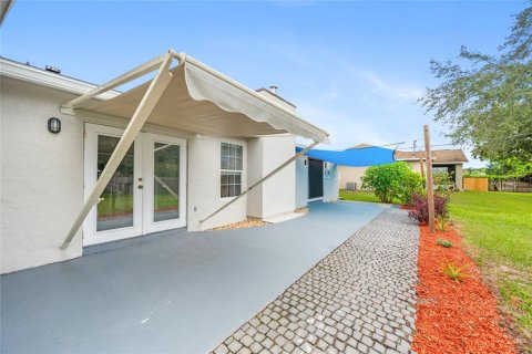 Villa ou maison à vendre à Deltona, Floride: 4 chambres, 163.79 m2 № 2427359 - photo 29
