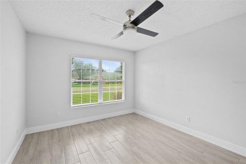 Villa ou maison à vendre à Deltona, Floride: 4 chambres, 163.79 m2 № 2427359 - photo 20