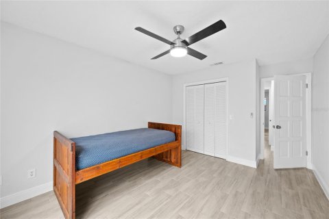 Villa ou maison à vendre à Deltona, Floride: 4 chambres, 163.79 m2 № 2427359 - photo 22