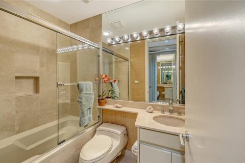 Copropriété à vendre à Longboat Key, Floride: 3 chambres, 314.01 m2 № 1529734 - photo 17