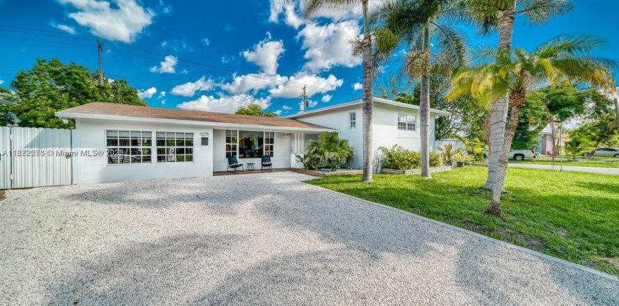 Casa en Miami, Florida 3 dormitorios, 145.02 m2 № 1932191