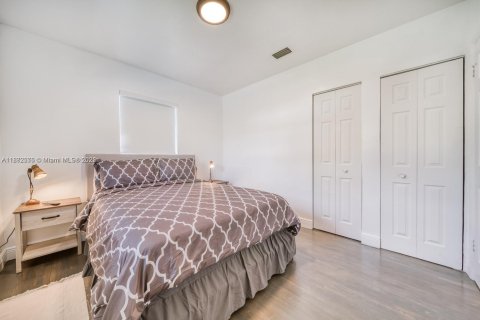 Casa en alquiler en Miami, Florida, 3 dormitorios, 145.02 m2 № 1932191 - foto 14