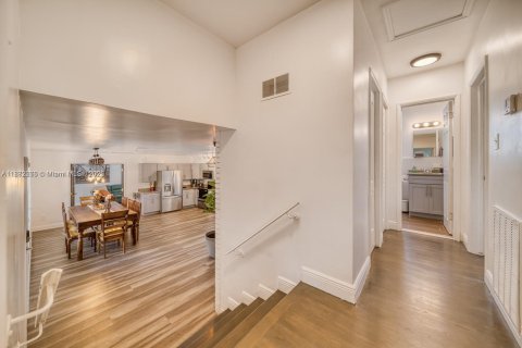 Casa en alquiler en Miami, Florida, 3 dormitorios, 145.02 m2 № 1932191 - foto 6
