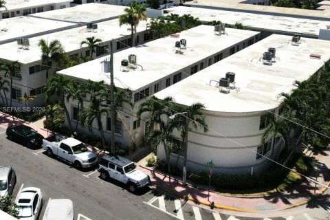 Copropriété à louer à Miami Beach, Floride: 2 chambres, 84.36 m2 № 2022214 - photo 24