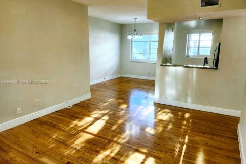 Copropriété à louer à Miami Beach, Floride: 2 chambres, 84.36 m2 № 2022214 - photo 7