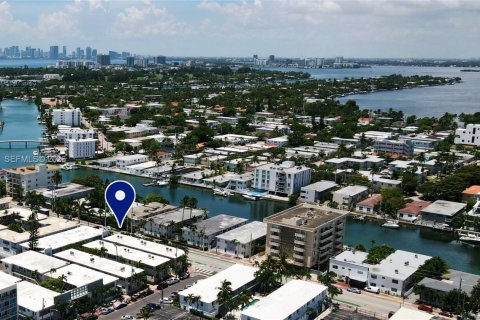 Copropriété à louer à Miami Beach, Floride: 2 chambres, 84.36 m2 № 2022214 - photo 4