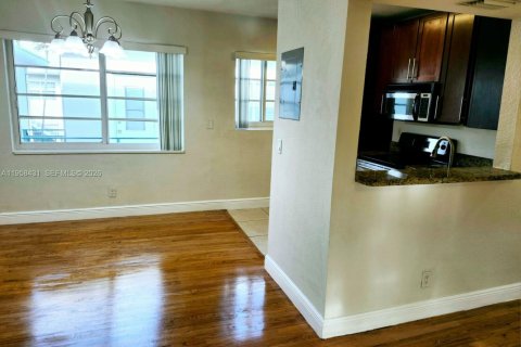 Copropriété à louer à Miami Beach, Floride: 2 chambres, 84.36 m2 № 2022214 - photo 10