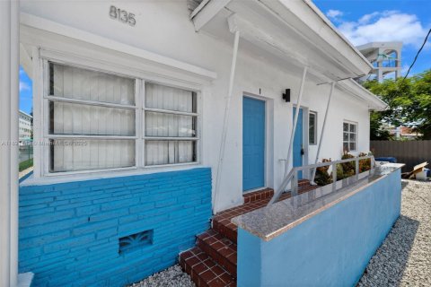 Снять в аренду виллу или дом в Майами-Бич, Флорида 1 спальня, № 1944705 - фото 21