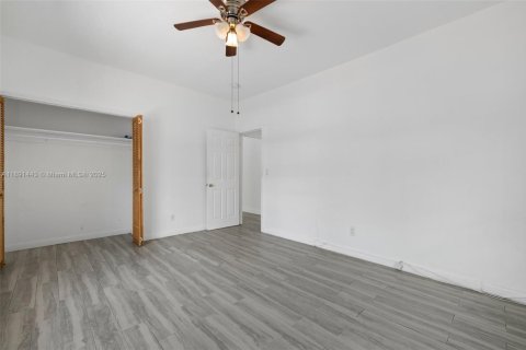 Снять в аренду виллу или дом в Майами-Бич, Флорида 1 спальня, № 1944705 - фото 16