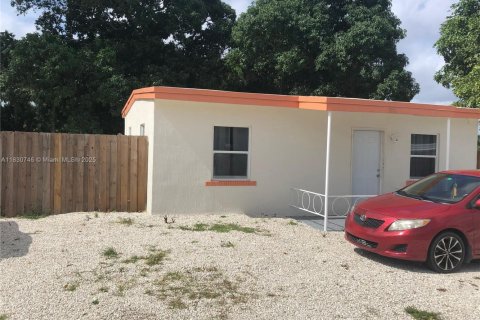 House in Miami Gardens, Florida 2 bedrooms, 66.89 sq.m. № 1806371 - photo 3