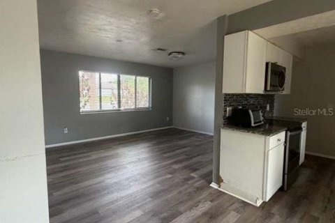 Casa en venta en Deltona, Florida, 2 dormitorios, 92.16 m2 № 2110041 - foto 7
