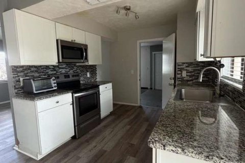 Casa en venta en Deltona, Florida, 2 dormitorios, 92.16 m2 № 2110041 - foto 9