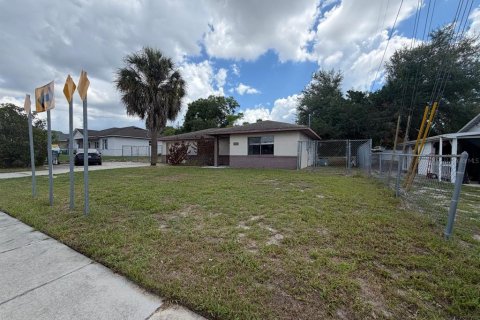 Casa en venta en Deltona, Florida, 2 dormitorios, 92.16 m2 № 2110041 - foto 2