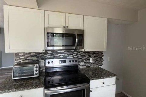 Casa en venta en Deltona, Florida, 2 dormitorios, 92.16 m2 № 2110041 - foto 11