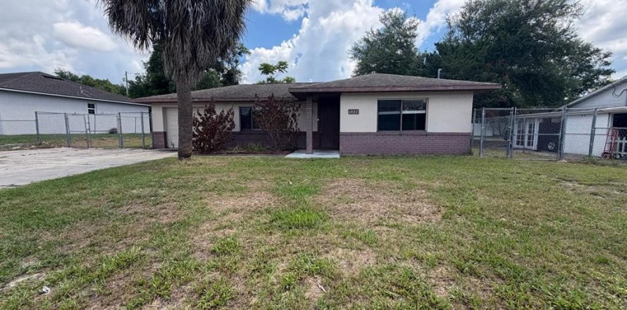 Casa en Deltona, Florida 2 dormitorios, 92.16 m2 № 2110041