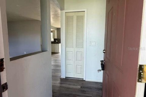Casa en venta en Deltona, Florida, 2 dormitorios, 92.16 m2 № 2110041 - foto 4