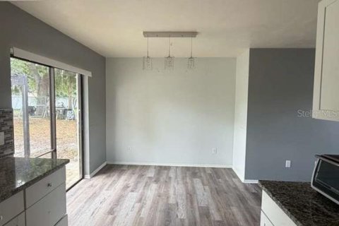 Casa en venta en Deltona, Florida, 2 dormitorios, 92.16 m2 № 2110041 - foto 12