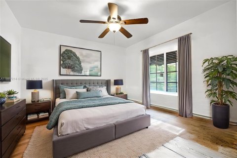House in Miami Beach, Florida 6 bedrooms, 281.68 sq.m. № 1938856 - photo 20