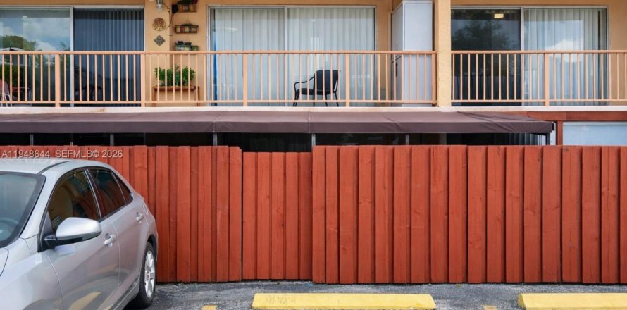 Touwnhouse à Miami, Floride 2 chambres, 59.36 m2 № 2004651