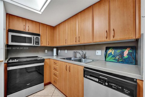 Copropriété à vendre à Lauderdale-by-the-Sea, Floride: 2 chambres, 127.46 m2 № 2063349 - photo 11