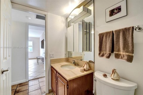 Copropriété à vendre à Lauderdale-by-the-Sea, Floride: 2 chambres, 127.46 m2 № 2063349 - photo 26