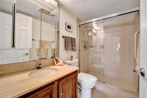 Copropriété à vendre à Lauderdale-by-the-Sea, Floride: 2 chambres, 127.46 m2 № 2063349 - photo 25
