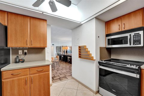 Copropriété à vendre à Lauderdale-by-the-Sea, Floride: 2 chambres, 127.46 m2 № 2063349 - photo 14