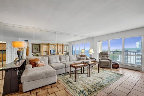 Copropriété à vendre à Lauderdale-by-the-Sea, Floride: 2 chambres, 127.46 m2 № 2063349 - photo 8