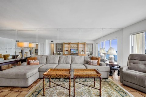 Copropriété à vendre à Lauderdale-by-the-Sea, Floride: 2 chambres, 127.46 m2 № 2063349 - photo 6
