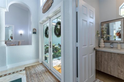 Снять в аренду виллу или дом в Пемброк-Пайнс, Флорида 4 спальни, 310.76м2, № 2066691 - фото 7