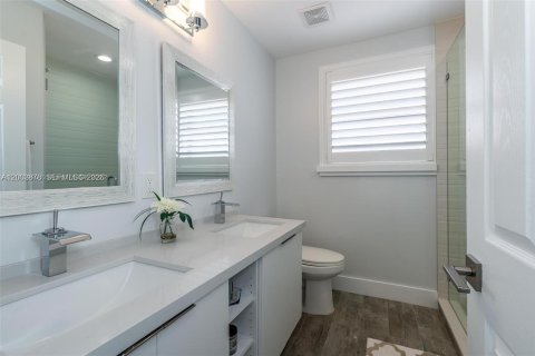 Снять в аренду виллу или дом в Пемброк-Пайнс, Флорида 4 спальни, 310.76м2, № 2066691 - фото 18